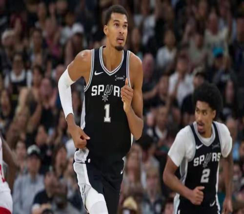 杨瀚森登场8分钟获1分1篮板NBA常规赛开拓者122108洛杉矶湖人