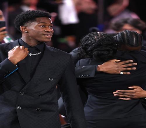 从小岛到打进NBA,靠着发电机生活,他比状元弗拉格更强!