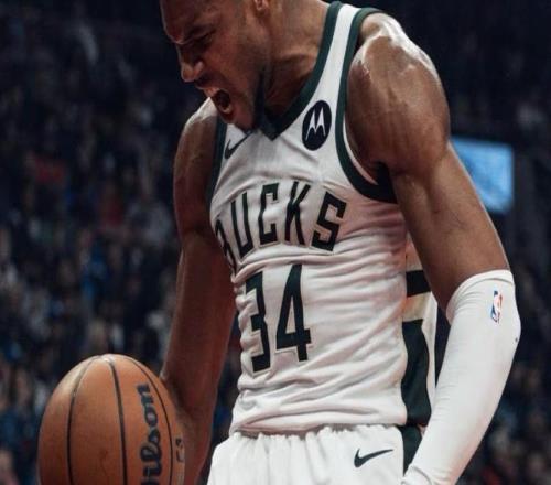 开季前4场得分140+篮板50+助攻20+，字母哥成为NBA历史首人