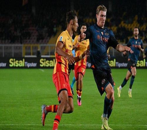 那不勒斯10莱切迎两连胜,安古伊萨破门