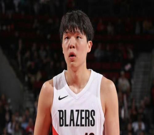 杨瀚森长胖十几斤&总飘在外线媒体人:因为他很听教练的话