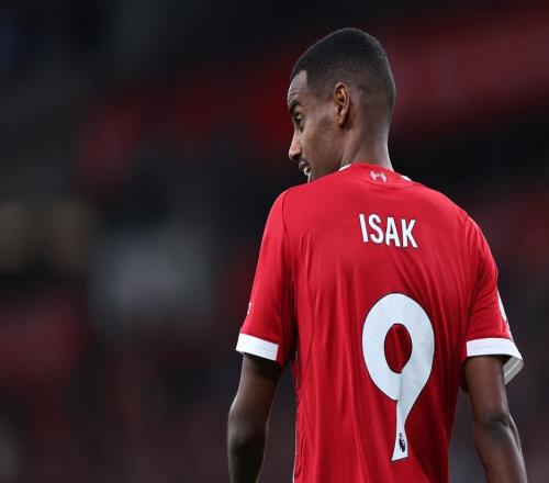 利物浦哭晕1.4亿欧签玻璃人！仅踢8场便需手术，英超+欧冠仍0球