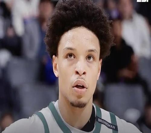 44顺位小偷赢勇士，34顺位中锋成NBA命中率第一！杨瀚森看懂了吗