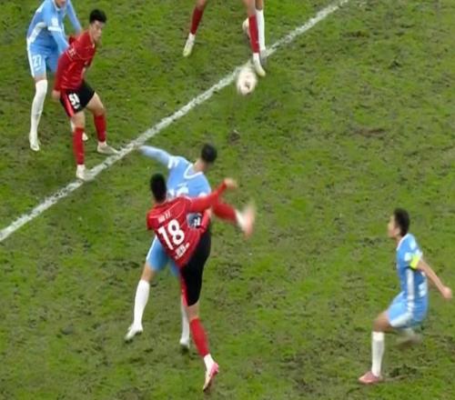 热议成都输球无缘争冠：关键时刻掉链子，转折点是韦世豪受伤