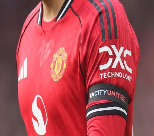 英媒：曼联考虑和衣袖赞助商DXC续约，新合同有望延续赞助额