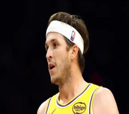 记者：联盟普遍认为，里夫斯的年薪至少会达到3000万美元