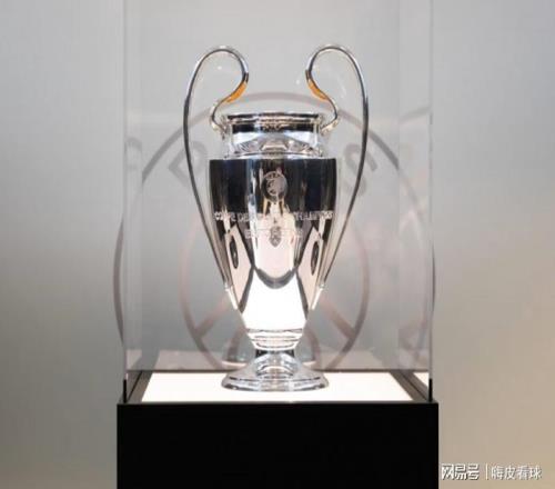 决赛预演！欧冠迎来榜首之争，巴黎运气糟糕，拜仁气势完胜