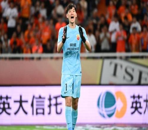 亚冠赛场连续9场不胜积分垫底，海港诠释了何谓内战内行外战外行