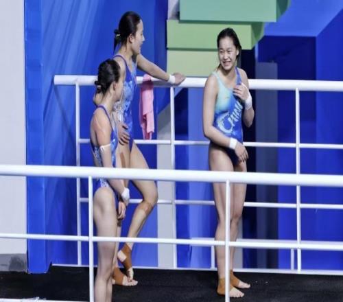 全红婵、陈芋汐轻松备战十五运会女子双人10米台决赛