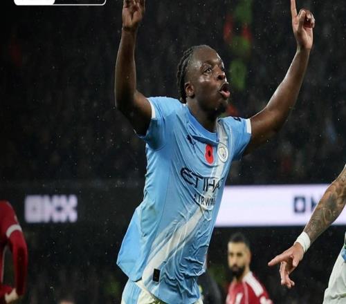 进球+3射正+赢对抗11次+过人7次+造3次机会，多库比肩阿扎尔