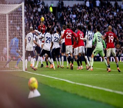 打进绝平进球，德利赫特赛后当选曼联队内最佳