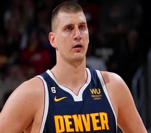 35分15板7助！就在今天，一项由字母哥保持的NBA纪录被约胖打破了