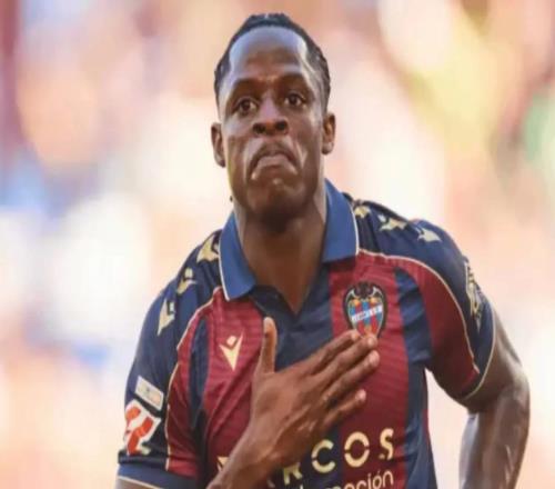 莫雷托：四五家英超中游俱乐部想引进埃永，还有一家有机会踢欧冠