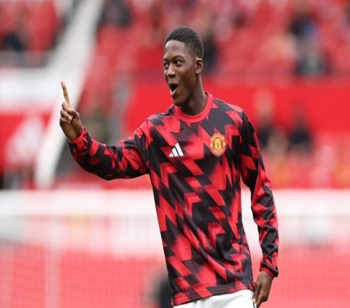 记者：梅努的伤不太严重，预计踢埃弗顿能复出