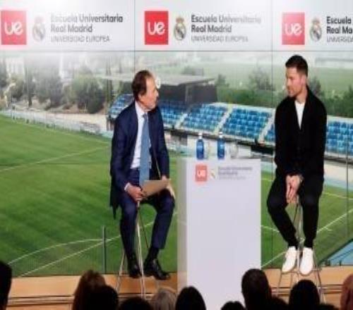 阿隆索：虽然我现在是教练，但真正美妙的是踢球