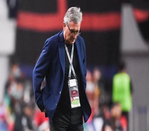 前国足主帅犀利点评，球员太害怕失败，生活水平领先欧洲100年