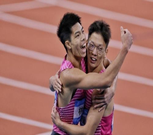 20岁施君豪男子200米称雄，苏炳添恩师曾说让他顺其自然