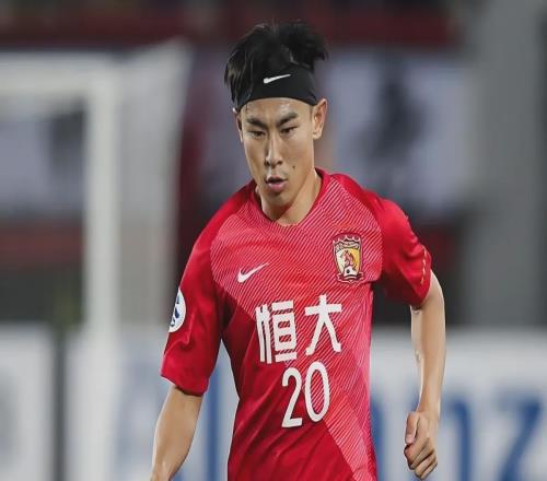 80后现役中超老将盘点！猴王的韧性：于汉超的足球人生与不老传奇