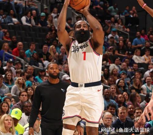 NBA最新排名！快船能回附加赛区，东部第一12连胜，湖人坐收渔利
