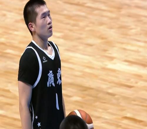 大鱼来了！广东冠军后卫加盟山东男篮，已被朱芳雨买断合同！