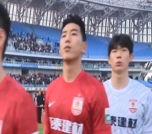 亚泰小将景泊羲完成中超首秀，月初曾说自己的梦想是中超首发