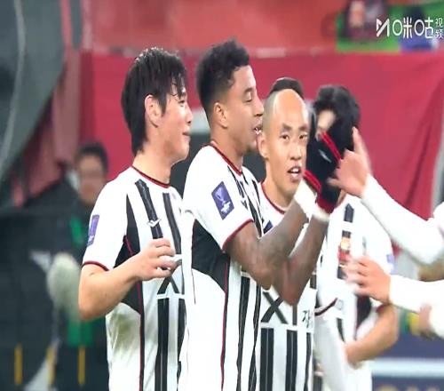 主场5连败！这就是中超四冠王球迷：海港亲自向首尔FC赔分道歉