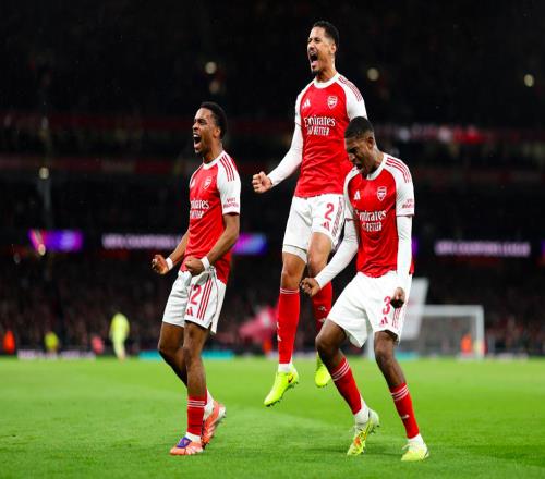 31！阿森纳欧冠五连胜拜仁不败金身告破两替补破门塔帅神换人