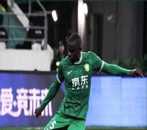 国安运气爆棚！恩加德乌超巨失误，复刻卡里乌斯，张健智吓出冷汗