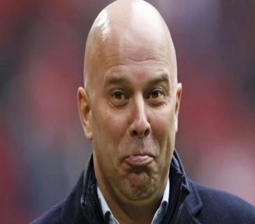 斯洛特生死战当前，球员集体休假