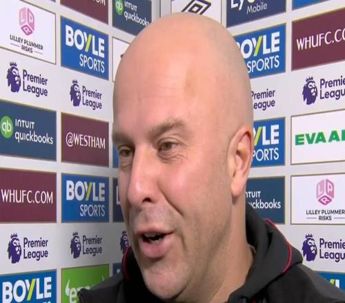 斯洛特谈萨拉赫替补：我有很多优秀的球员，这不是容易的决定