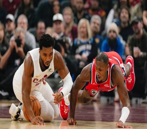 5胜12负！快船甩卖科林斯，誓为哈登组季后赛阵容，目标18+3分卫