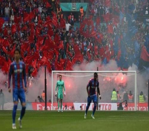 水晶宫近4次主场对曼联取得两胜，且近4次英超交手均零封对手