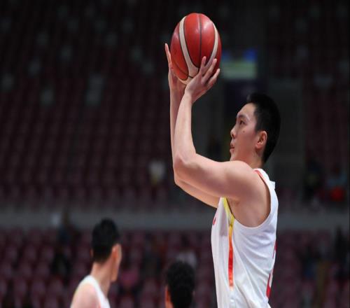 铁！胡明轩三战韩国19投0中，仅靠罚球得4分，CBA顶级后卫啊，唉