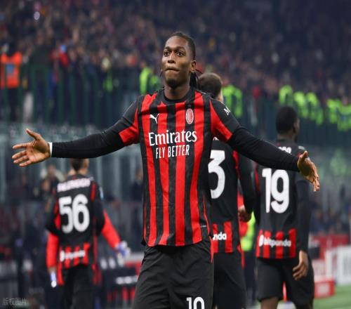 意甲最新积分战报12轮不败！AC米兰小胜拉齐奥超罗马登顶成功