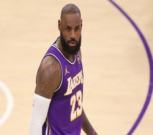 詹姆斯今日确定缺战鹈鹕！本赛季已缺阵15场：再休3场将无缘评奖
