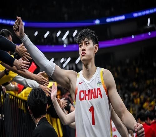 曾凡博登韩媒热搜！就这实力还想打NBA场均1+0.5连张镇麟都不如