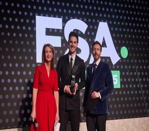 官方：阿森纳中场赖斯荣获FSA年度最佳男足运动员