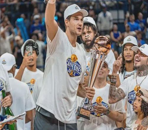 不打了！21年生涯结束！再见，意大利炮