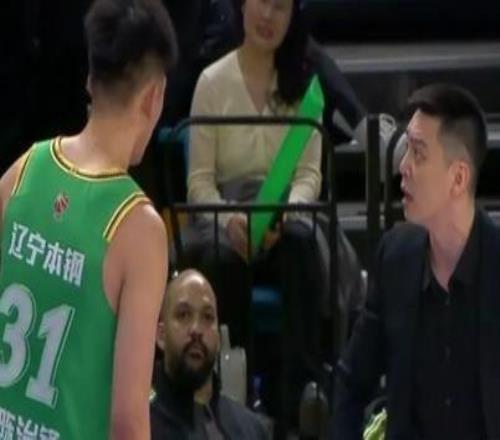 辽宁男篮CBA杯赛遭江苏大爆冷引热议！球迷不满外援刷爆官媒评论