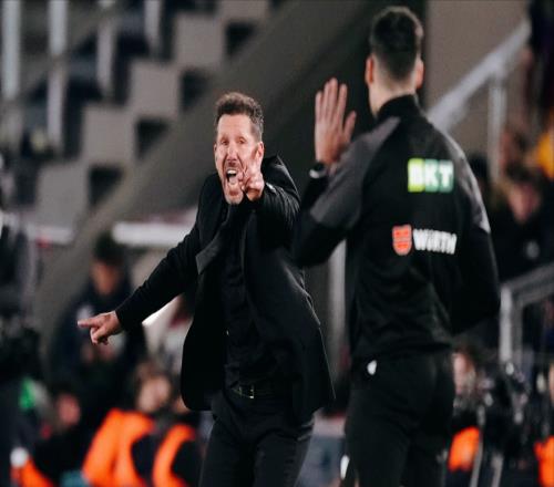 逆袭马竞！终结13轮不败，西甲强强1战：巴萨惊险取胜，1人太重要