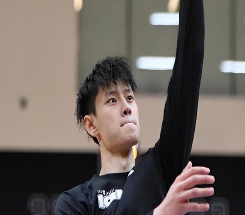追梦NBA还是回首钢曾凡博战韩国致身价骤降他还能证明自己吗