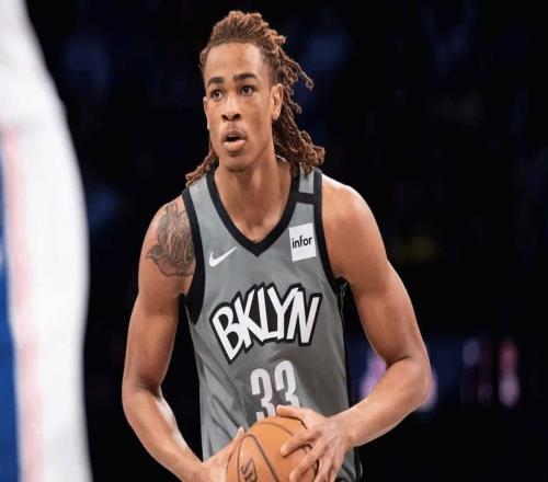 场均13+7+4，三项数据创新高，只有26岁，这个中锋太馋人了！