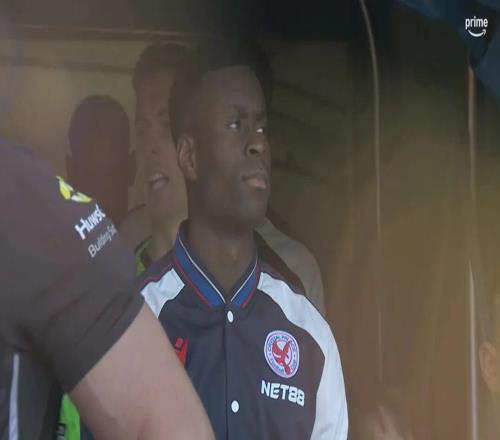 曼联狂丢21球暴露防守隐患，明夏抢免费英超铁卫！阿莫林欲签嫡系