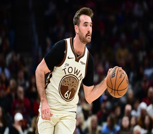 科尔新欢大有来头，不当状元做落选秀，上赛季路人这赛季成大腿