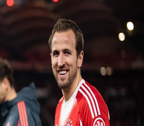 德甲生涯第10次戴帽，凯恩赛后将比赛用球带走收藏