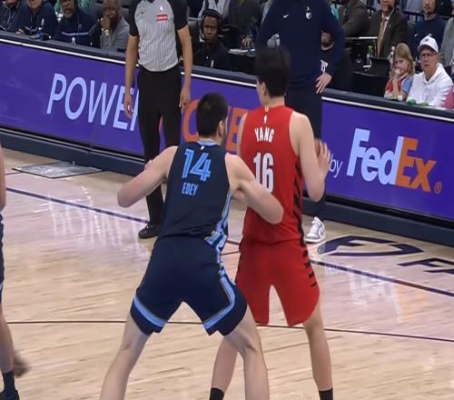 打爆扎克埃迪！杨瀚森狂轰NBA生涯最强一战，中国男篮苦苦等了9年