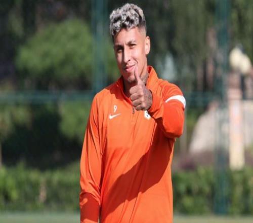 意外！邓卓翔要是本月转正出任三镇主帅，首先要跟这位外援签新约