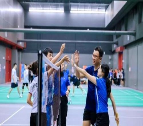 挥拍实现政企同频共振，深圳南山“羽企同行”系列赛收官