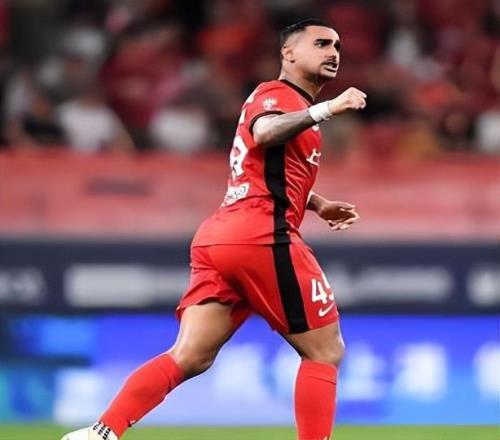 喜讯！中国男足留洋意大利首位00后诞生，新东家曾拿过意甲冠军