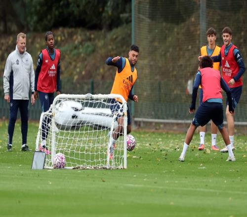 张伯伦：枪手拥有真正成功所需的一切道曼的行为举止很成熟